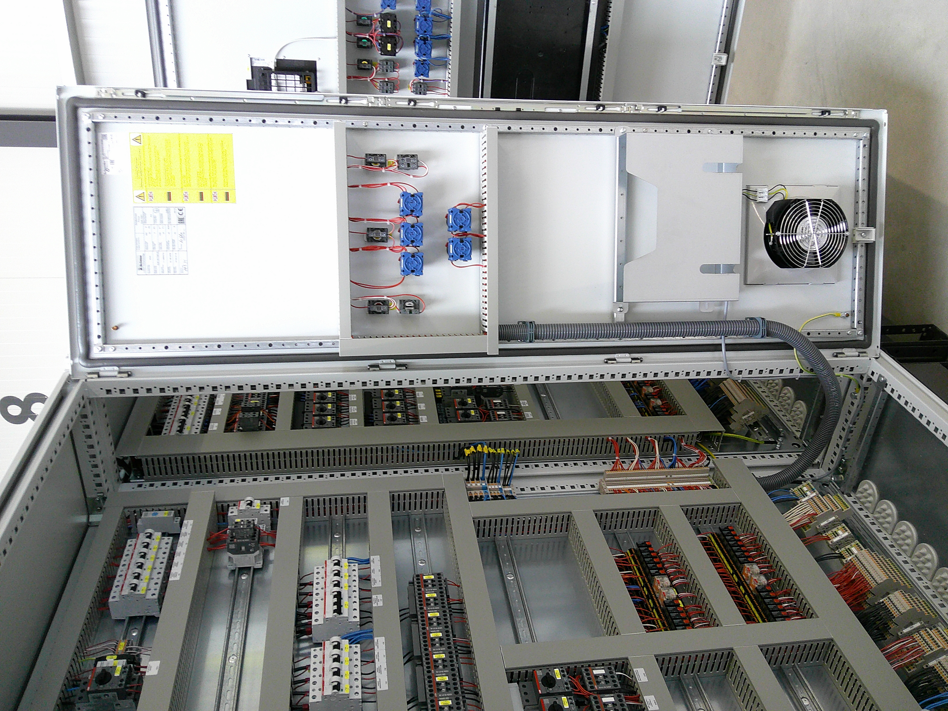 Switch cabinet Primus Viper Internal